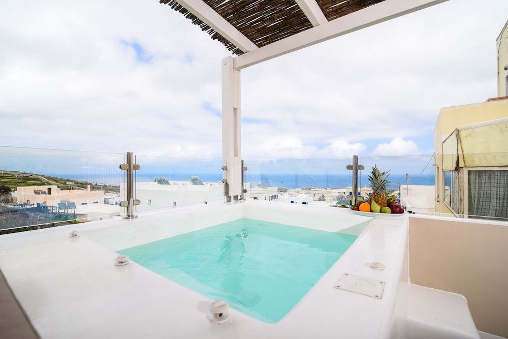 Photo of Outdoor in Fira