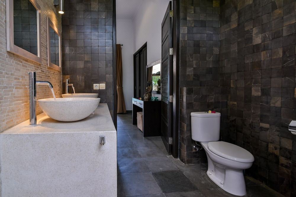 Photo of Bathroom in Lokapaksa