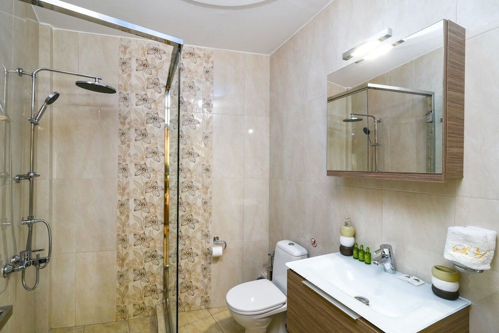 Photo of Bathroom in Fira