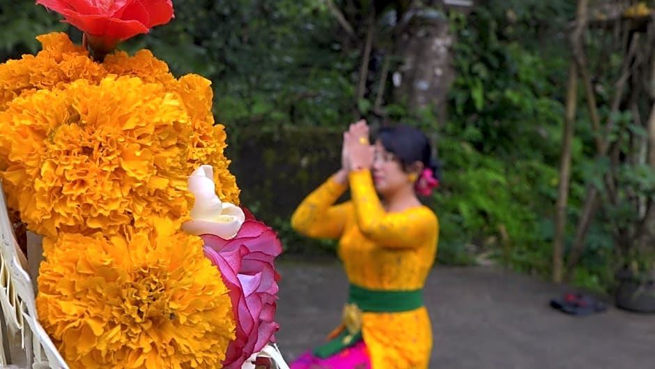 Photo of Human In Picture in Sebatu