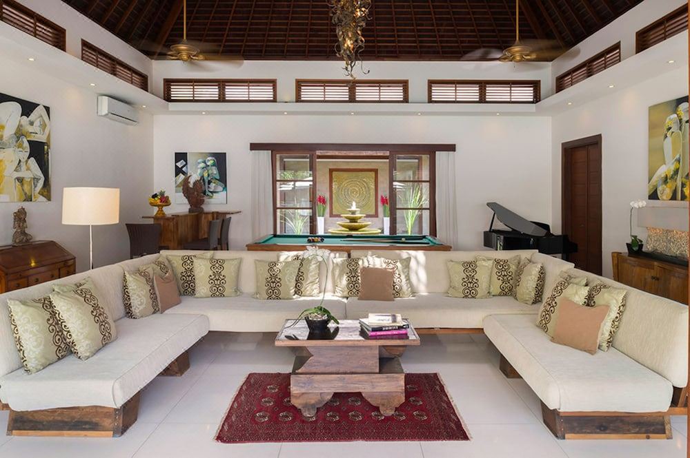 Photo of Livingroom in Sunset Road