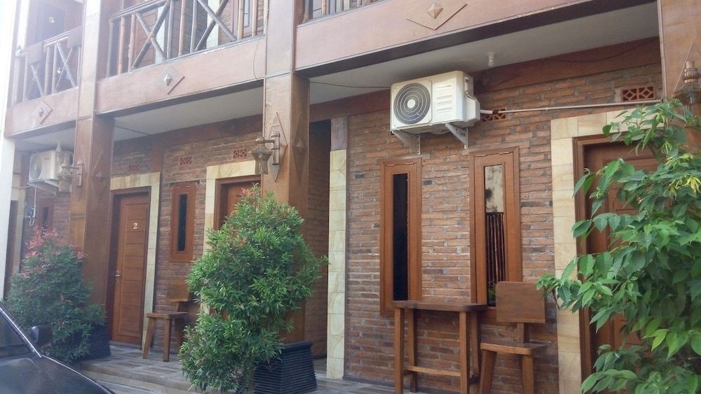 Photo of Buildings in Baturetno
