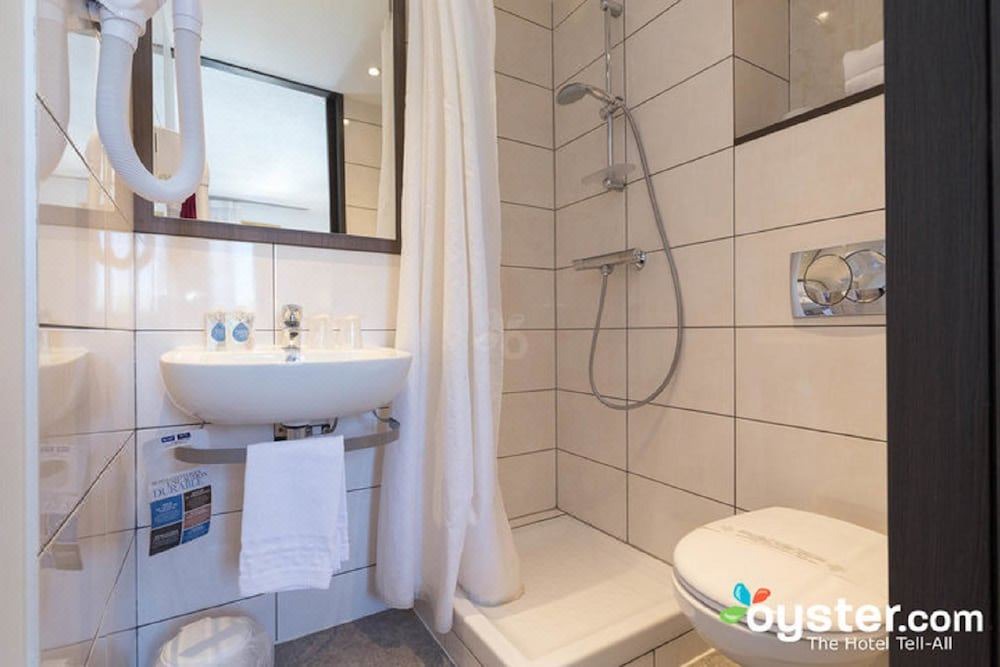 Photo of Bathroom in Saint-Isidore