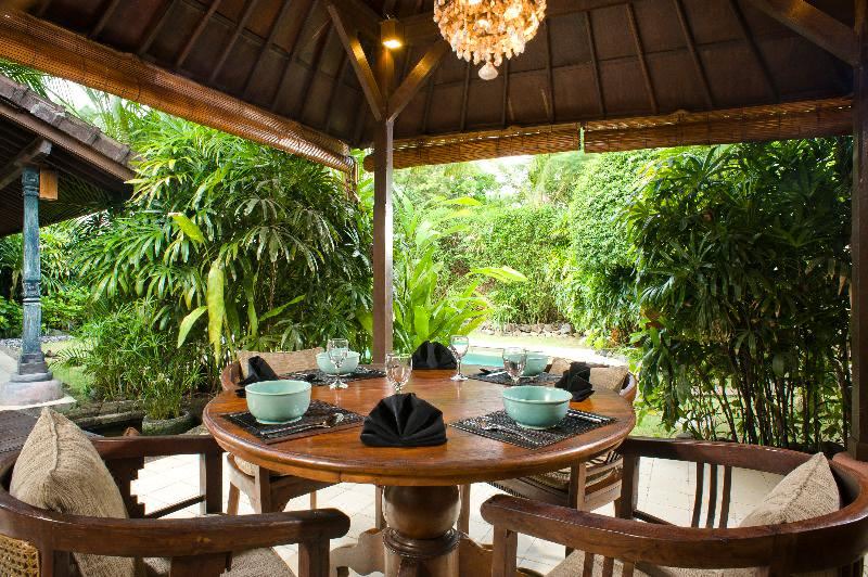 Photo of Patio Balcony in Sunset Road