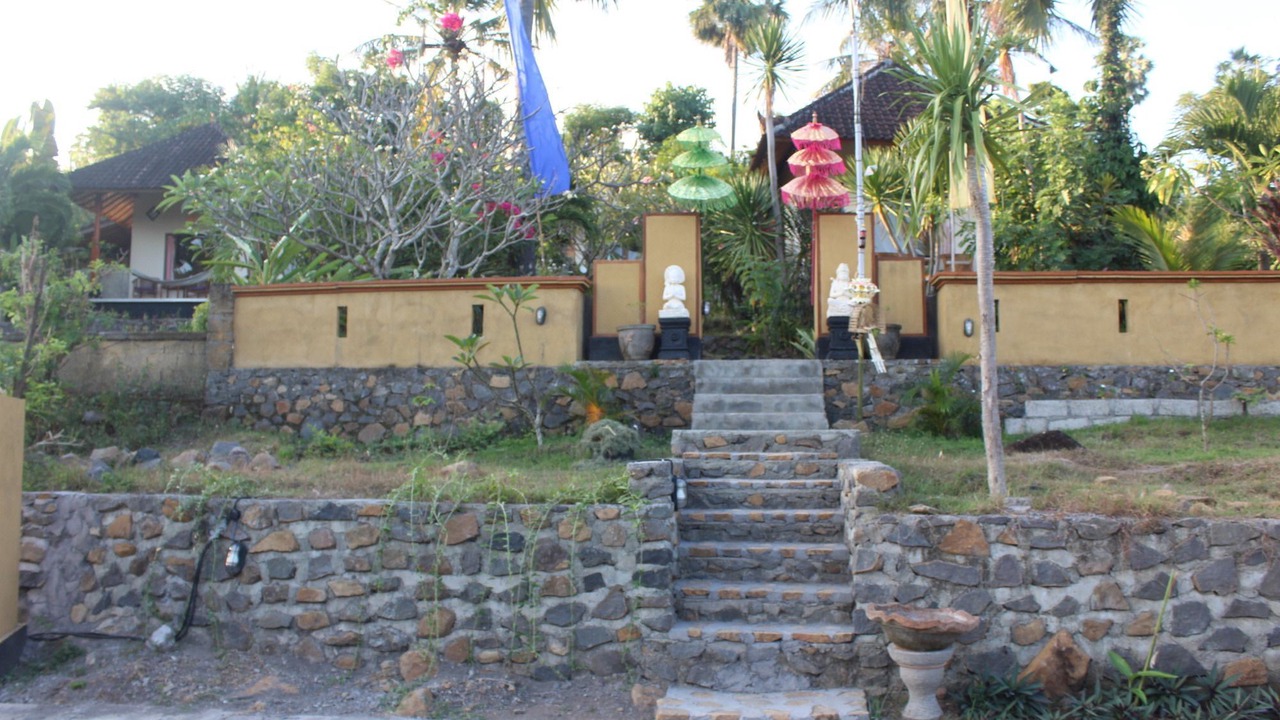 Photo of Buildings in Seraya