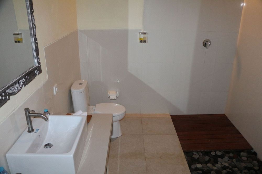 Photo of Bathroom in Mushroom Bay