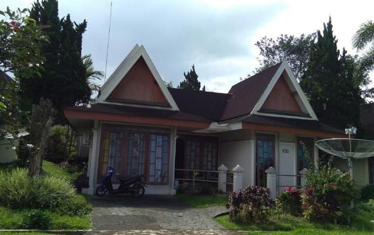Photo of Buildings in Cipanas