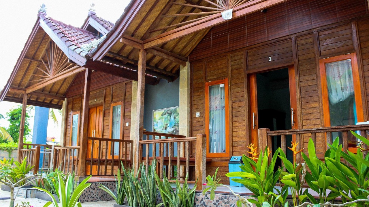 Photo of Buildings in Jungut Batu