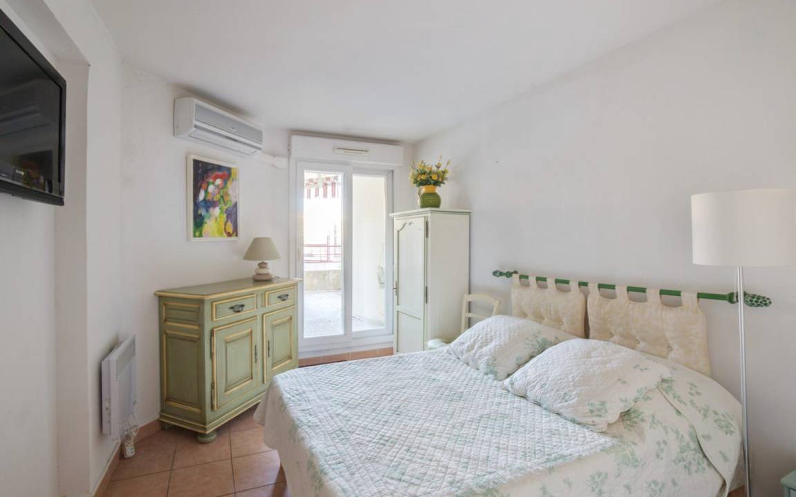 Photo of Bedroom in Caucade