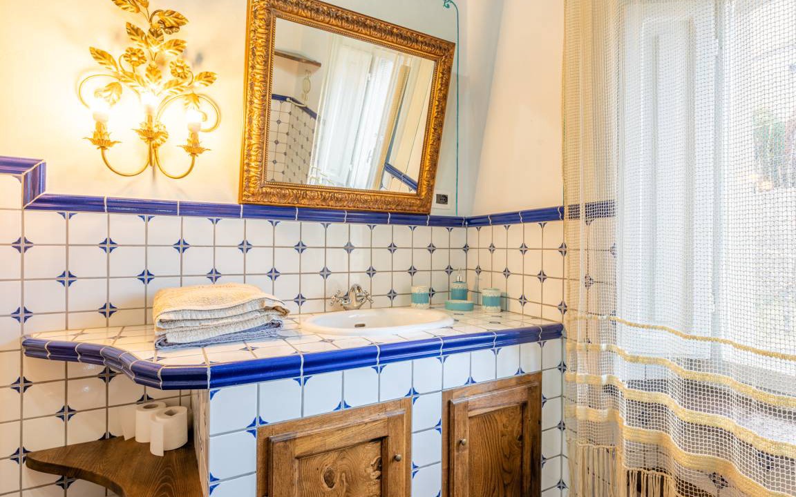 Photo of Bathroom in Molazzana