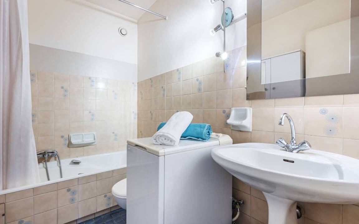 Photo of Bathroom in Riou - Petit Juas - Av de Grasse
