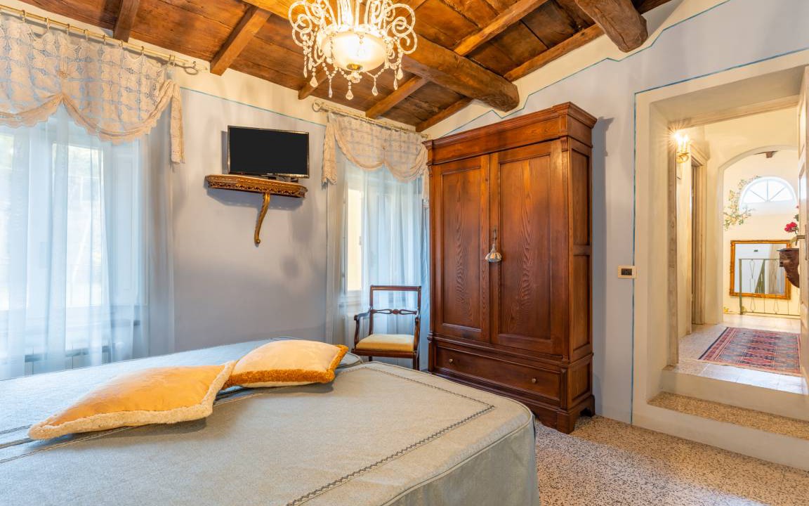 Photo of Bedroom in Molazzana