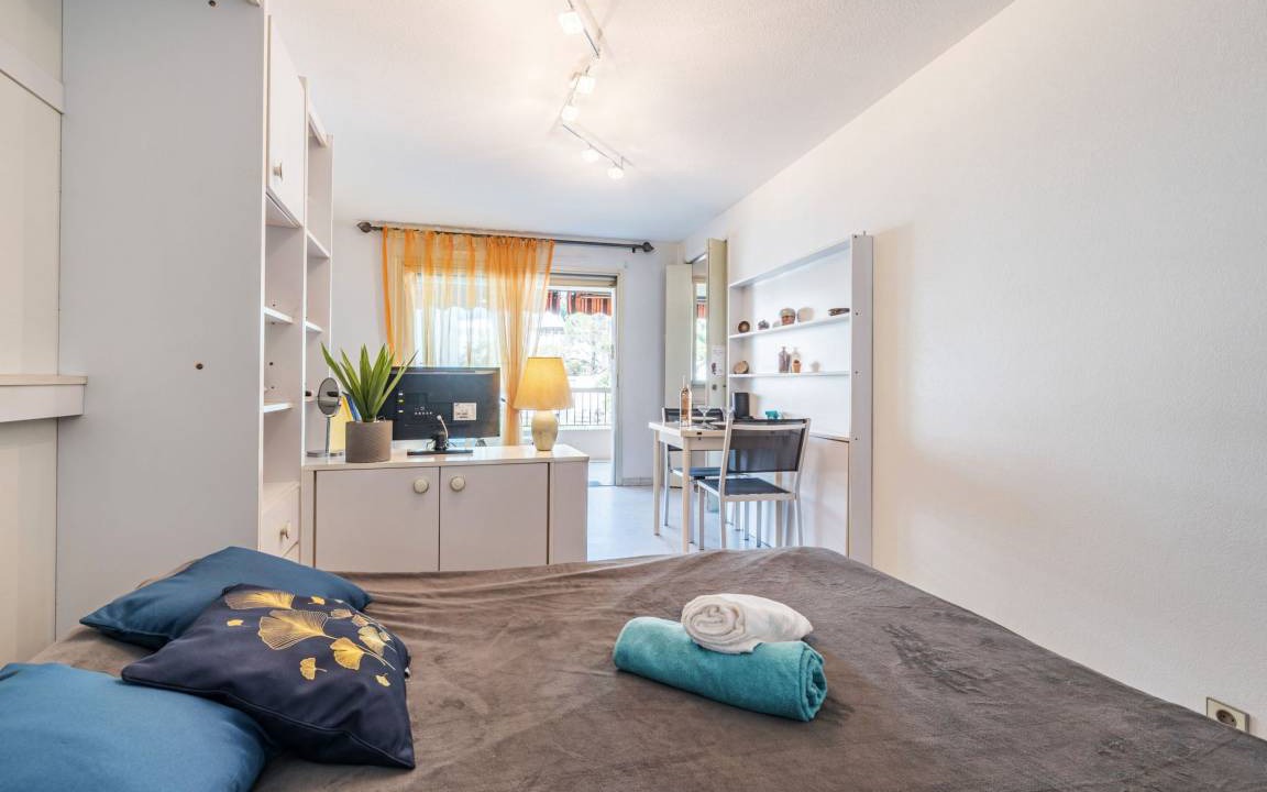 Photo of Bedroom in Riou - Petit Juas - Av de Grasse