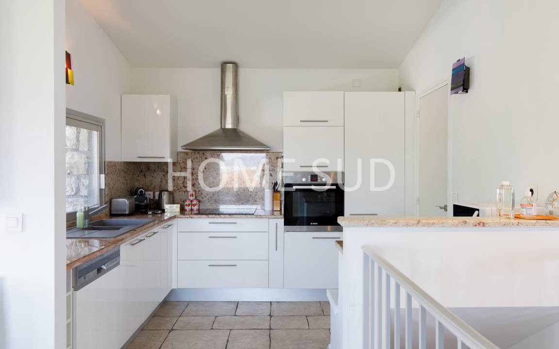 Photo of Kitchen in California - Pezou