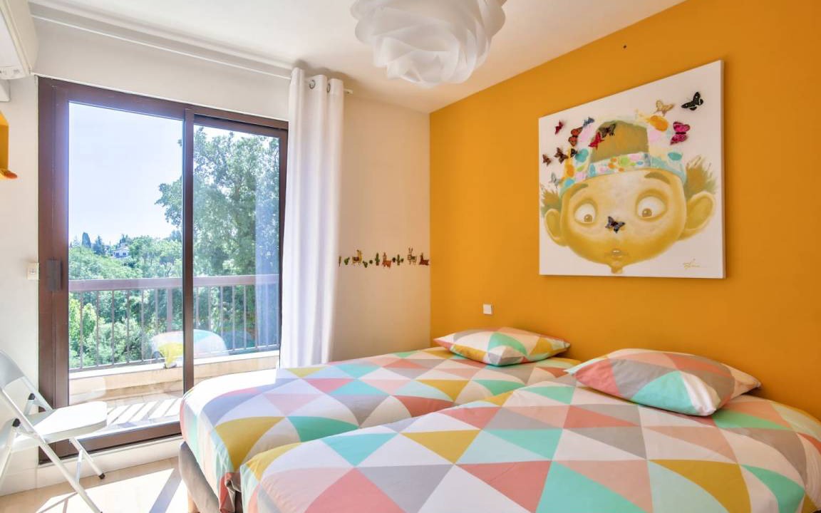 Photo of Bedroom in Mandelieu-La-Napoule