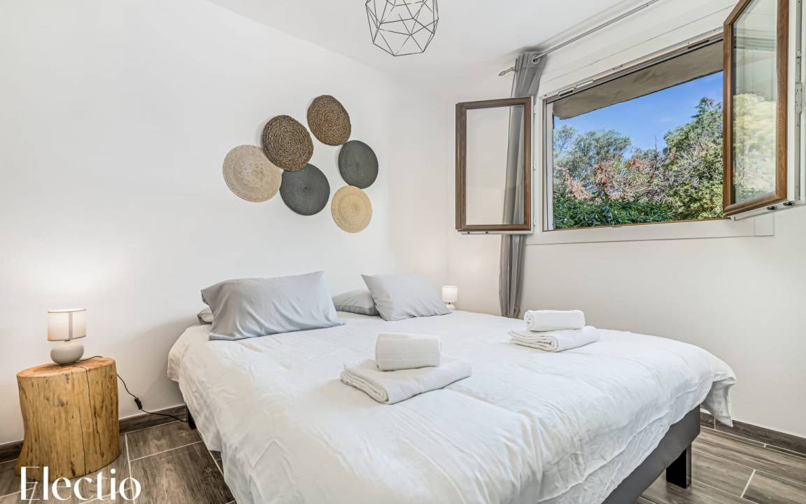 Photo of Bedroom in Sainte-Maxime - Saint-Tropez