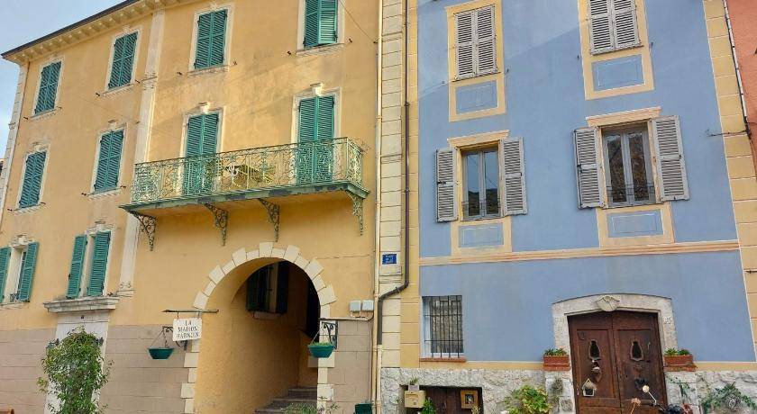 Photo of Buildings in Bouyon