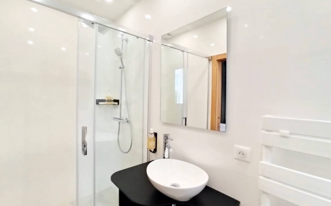 Photo of Bathroom in Cannes City Centre