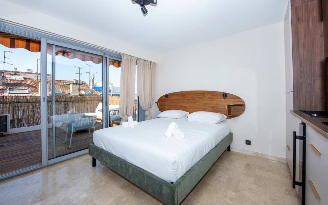 Photo of Bedroom in Prado - Republique