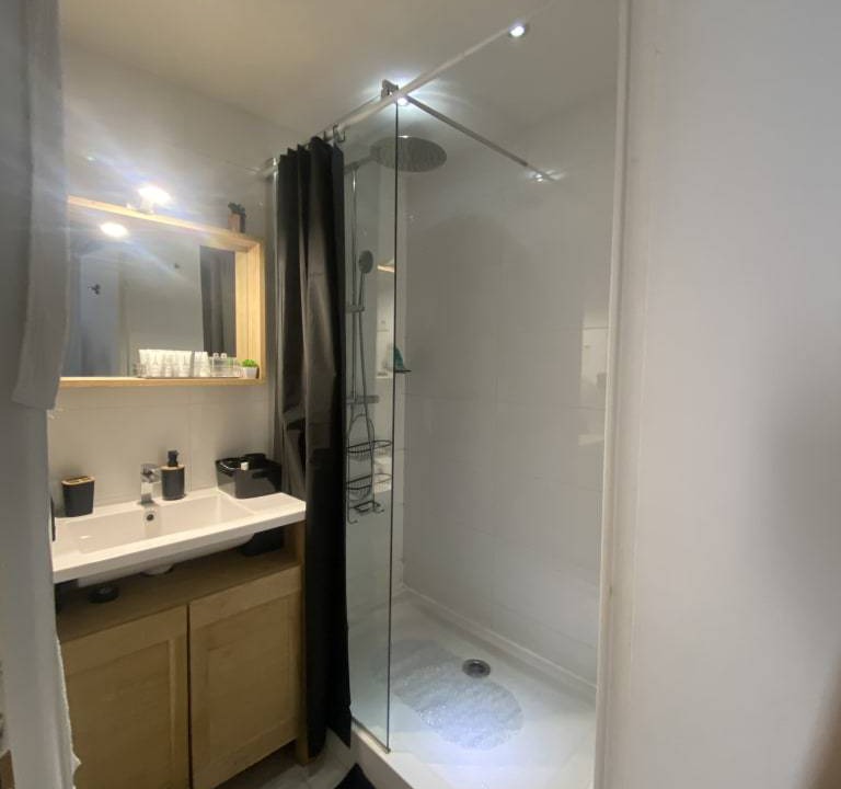 Photo of Bathroom in Cannes Old Town