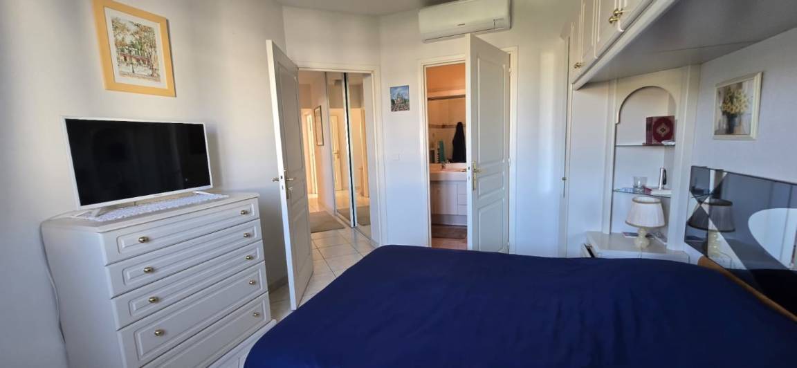 Photo of Bedroom in Saint-Raphael