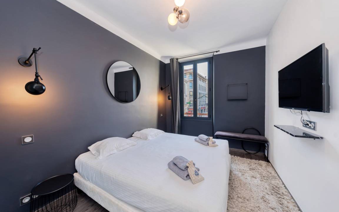 Photo of Bedroom in Cannes City Centre