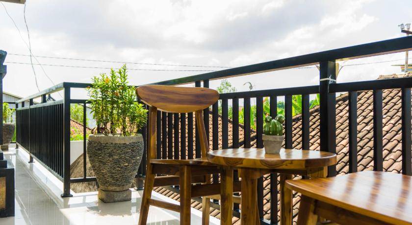 Photo of Patio Balcony in Padangsambian Klod