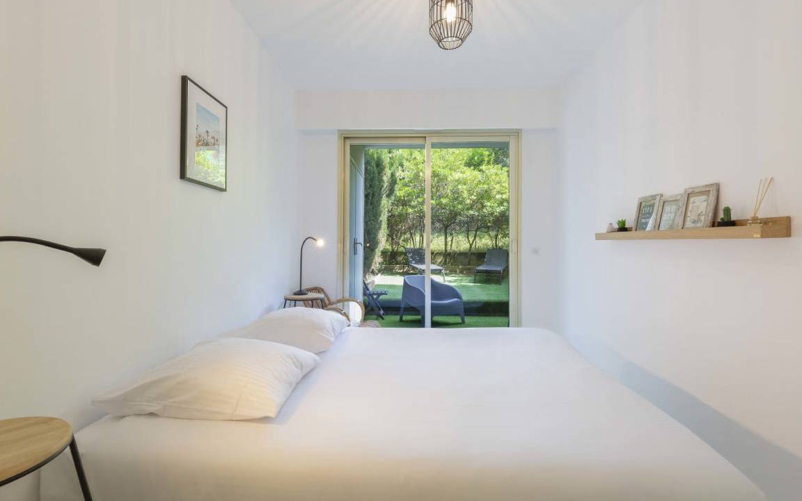 Photo of Bedroom in California - Pezou