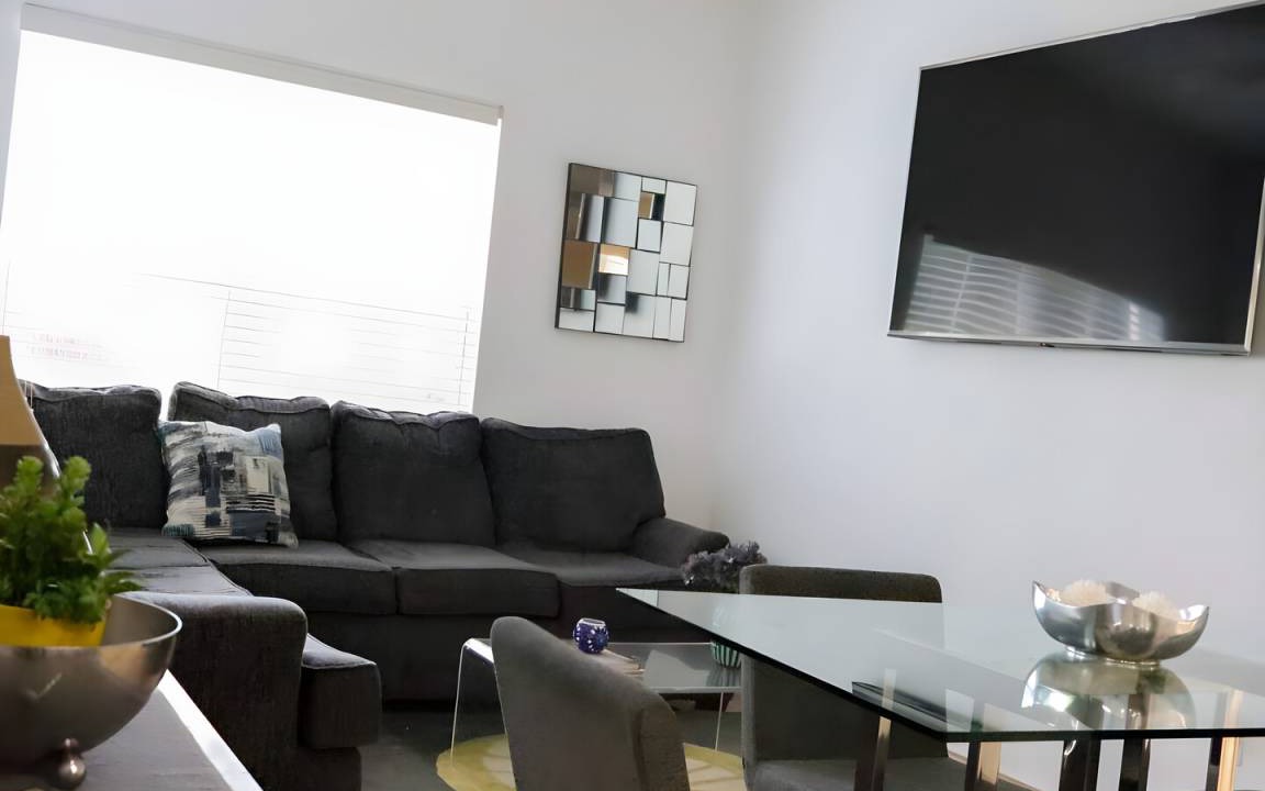 Photo of Livingroom in Venetian Bay Villages