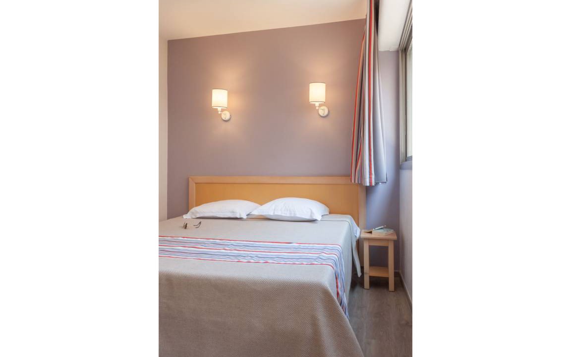 Photo of Bedroom in Saint-Raphael