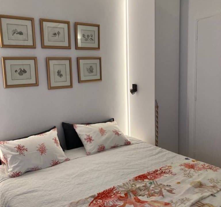 Photo of Bedroom in California - Pezou