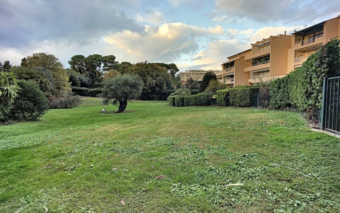 Photo of Others in Antibes