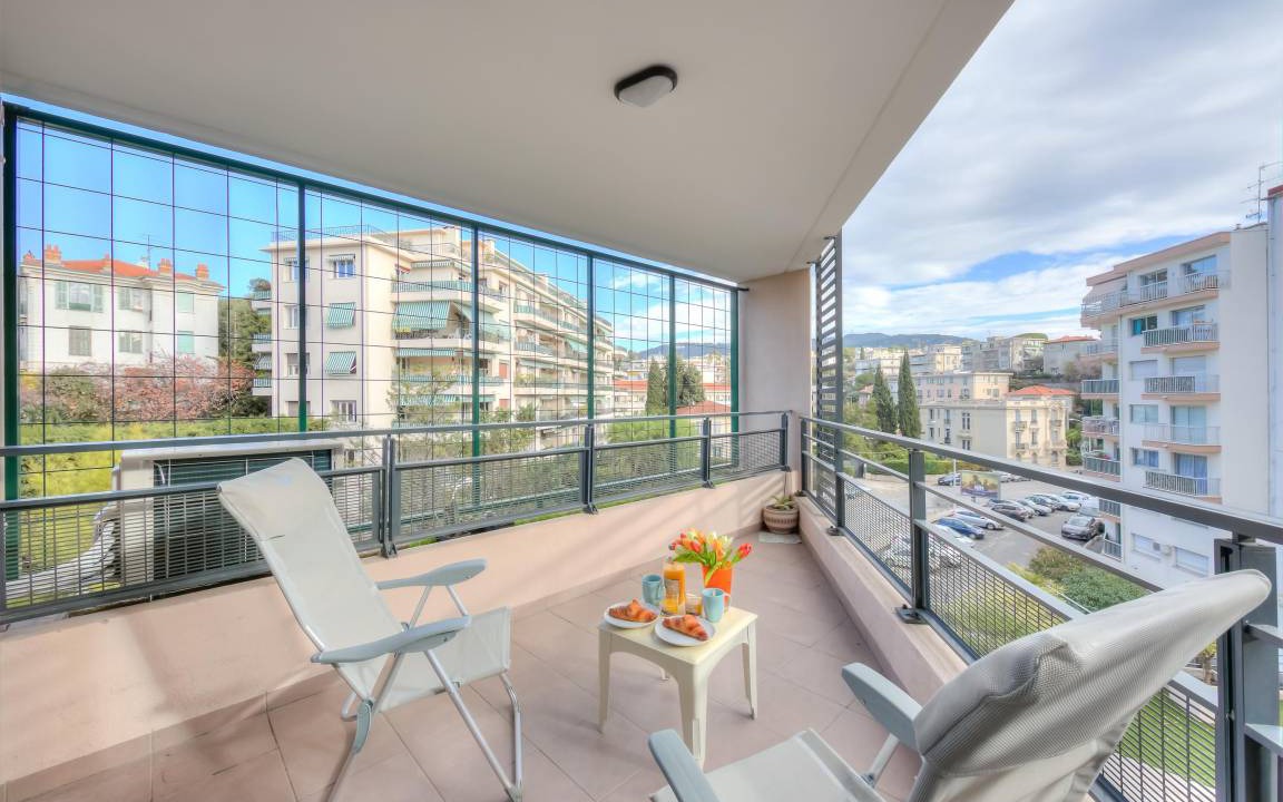 Photo of Patio Balcony in Liberation