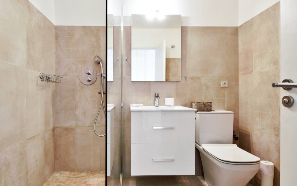 Photo of Bathroom in California - Pezou