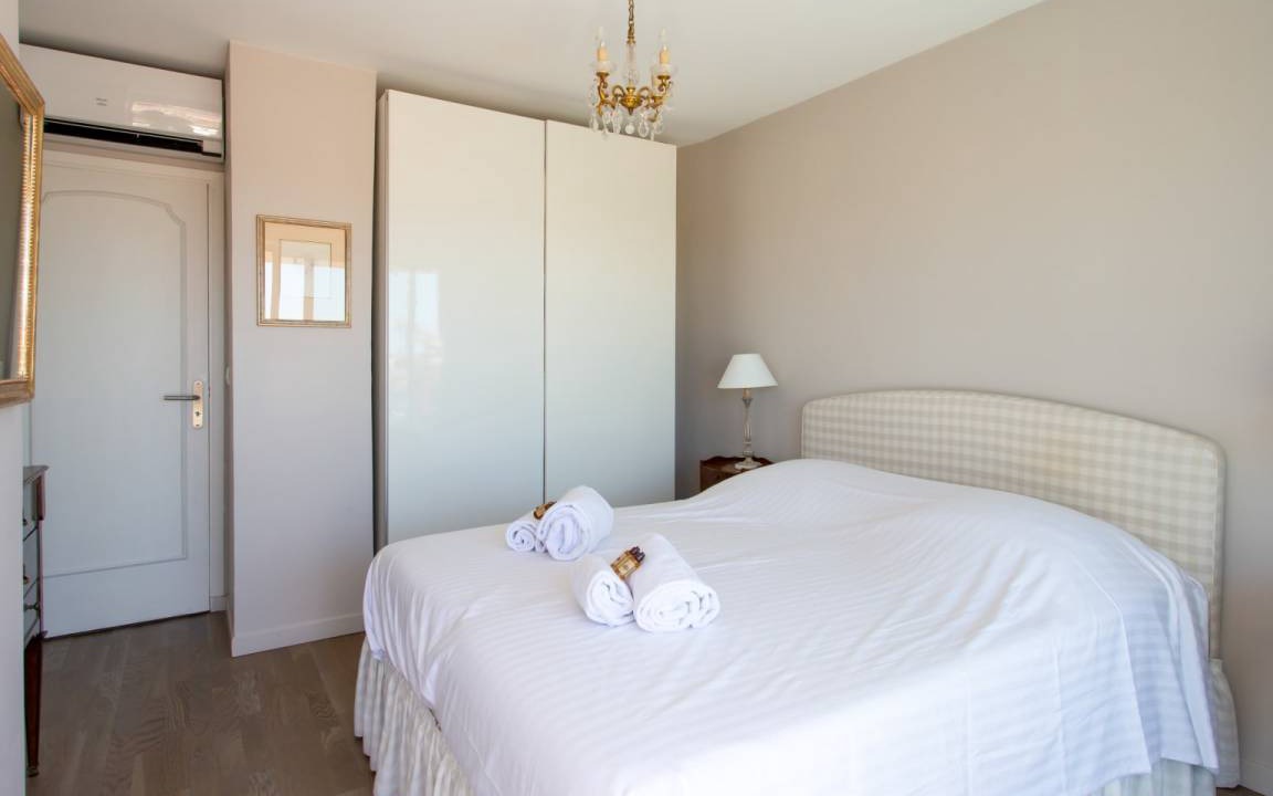 Photo of Bedroom in Carnot