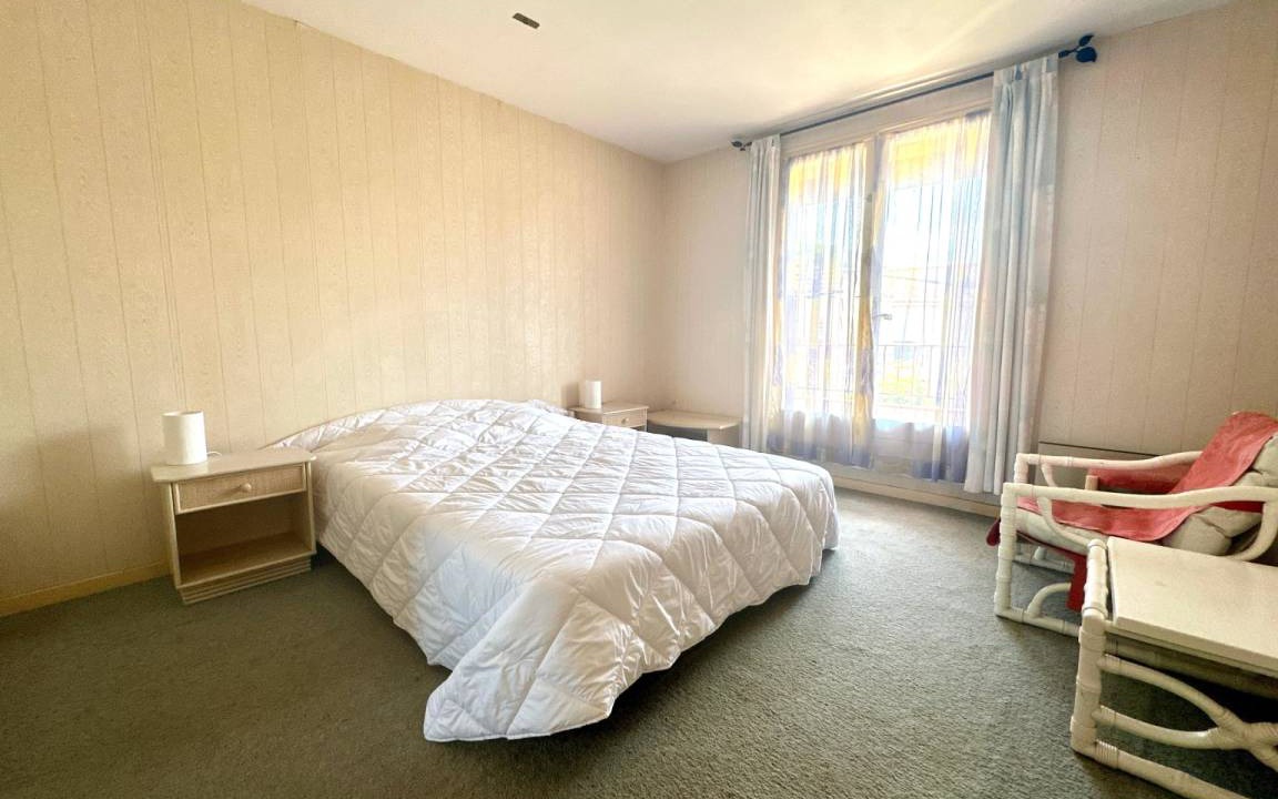 Photo of Bedroom in Mandelieu-La-Napoule