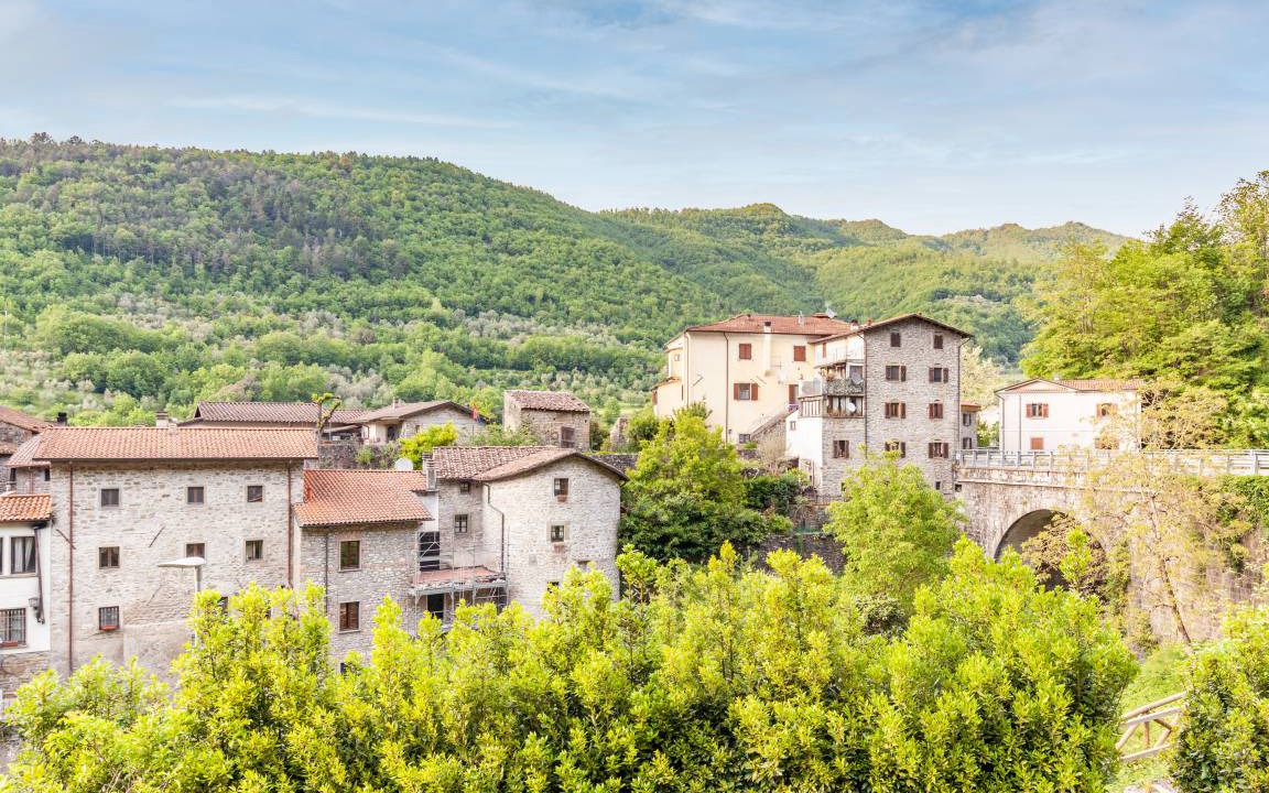 Photo of Others in Maglietola