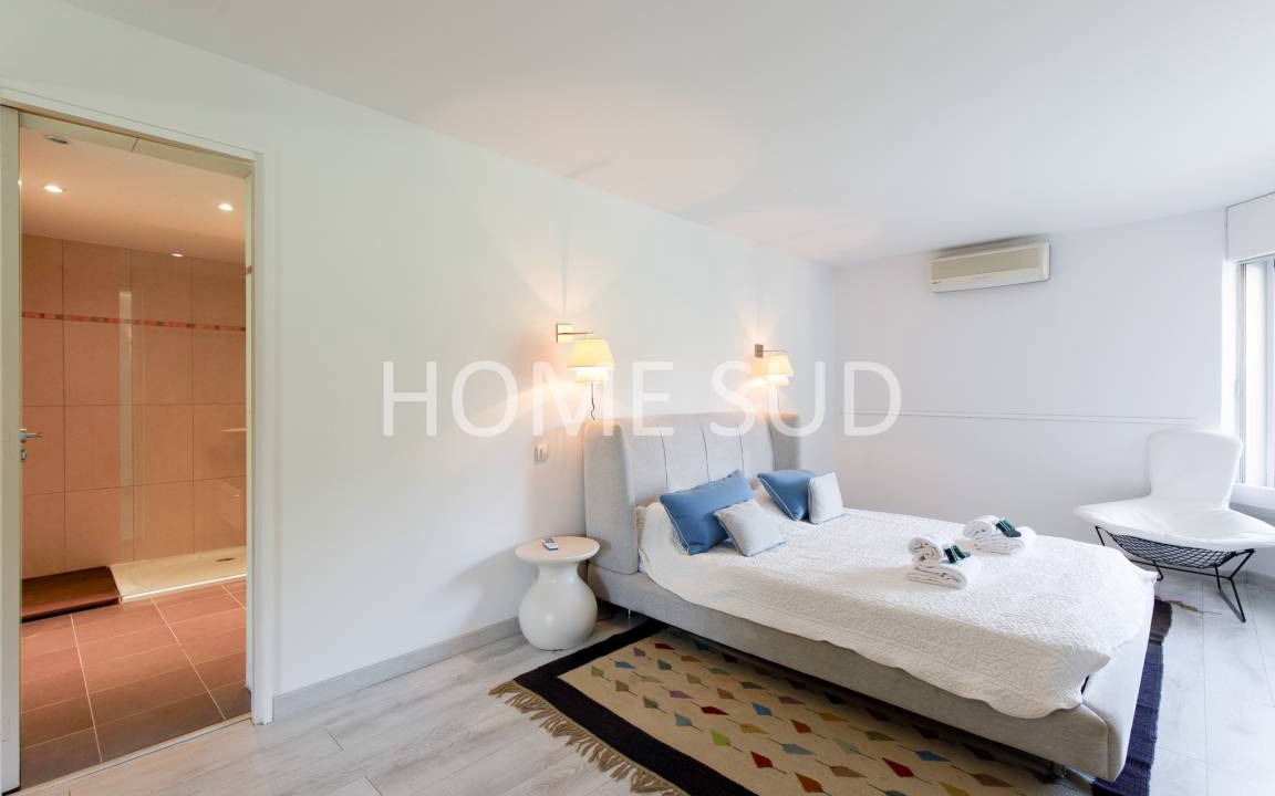 Photo of Bedroom in California - Pezou