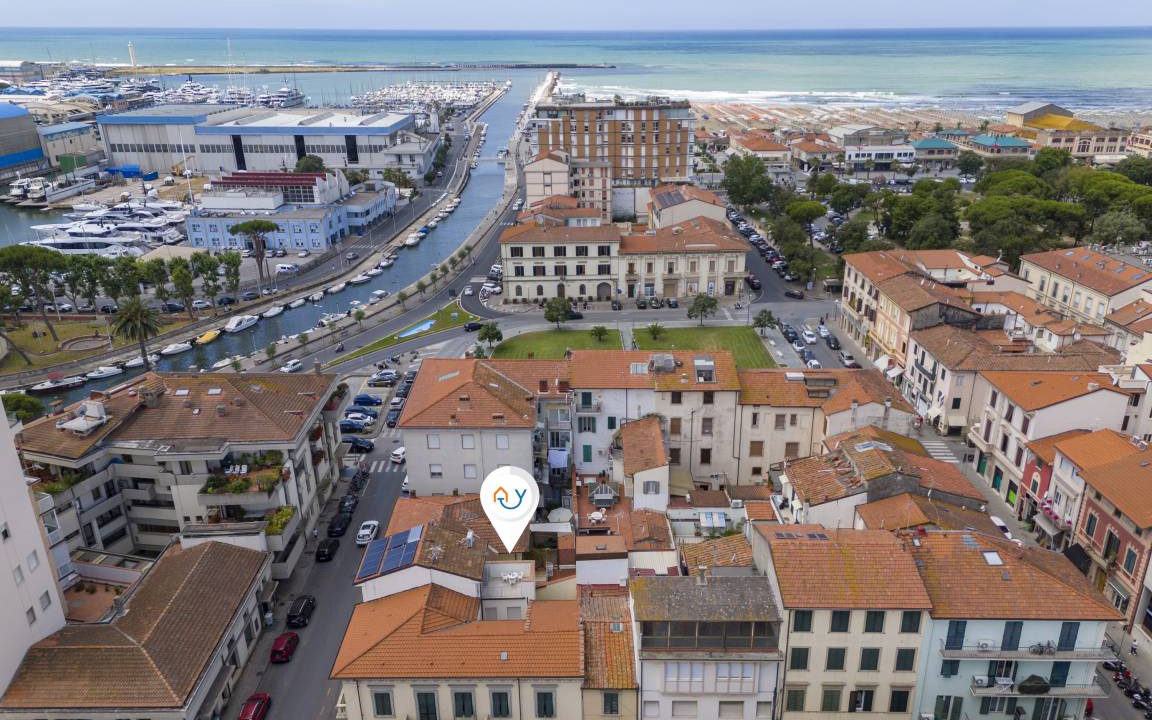Photo of Others in Viareggio