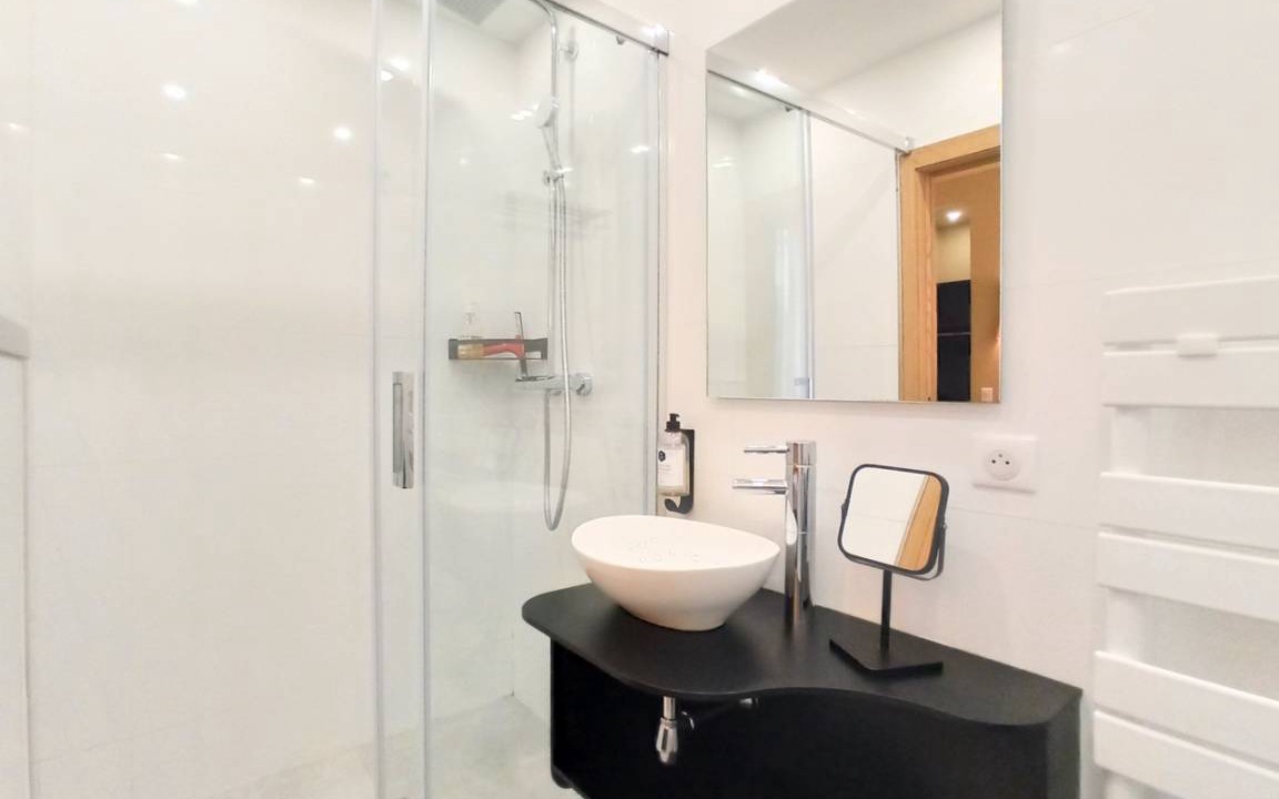 Photo of Bathroom in Cannes City Centre
