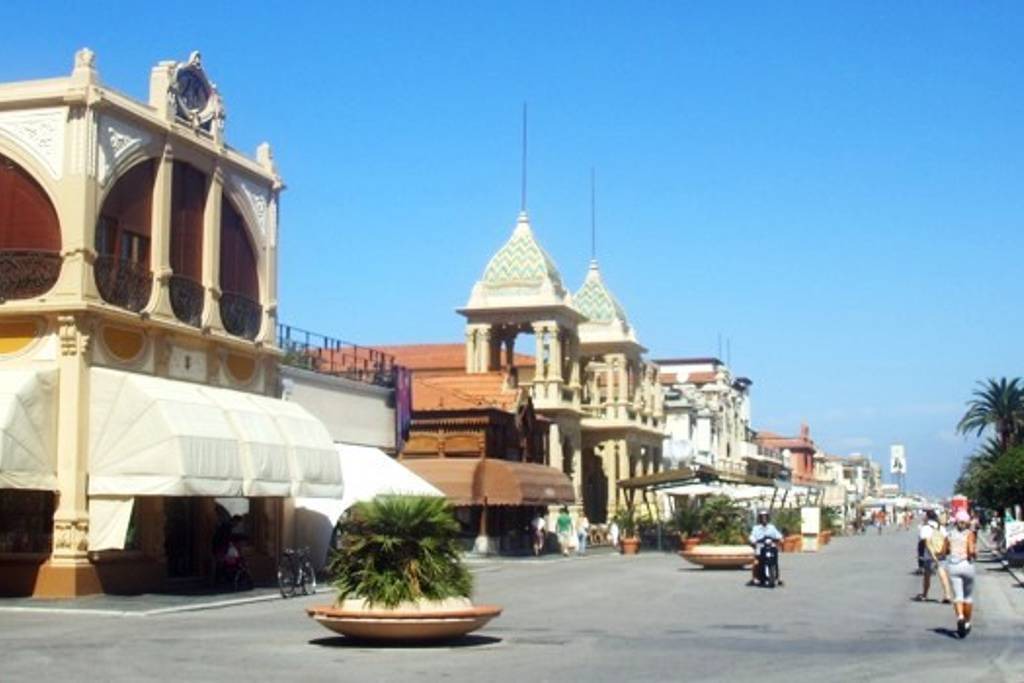 Photo of Others in Viareggio
