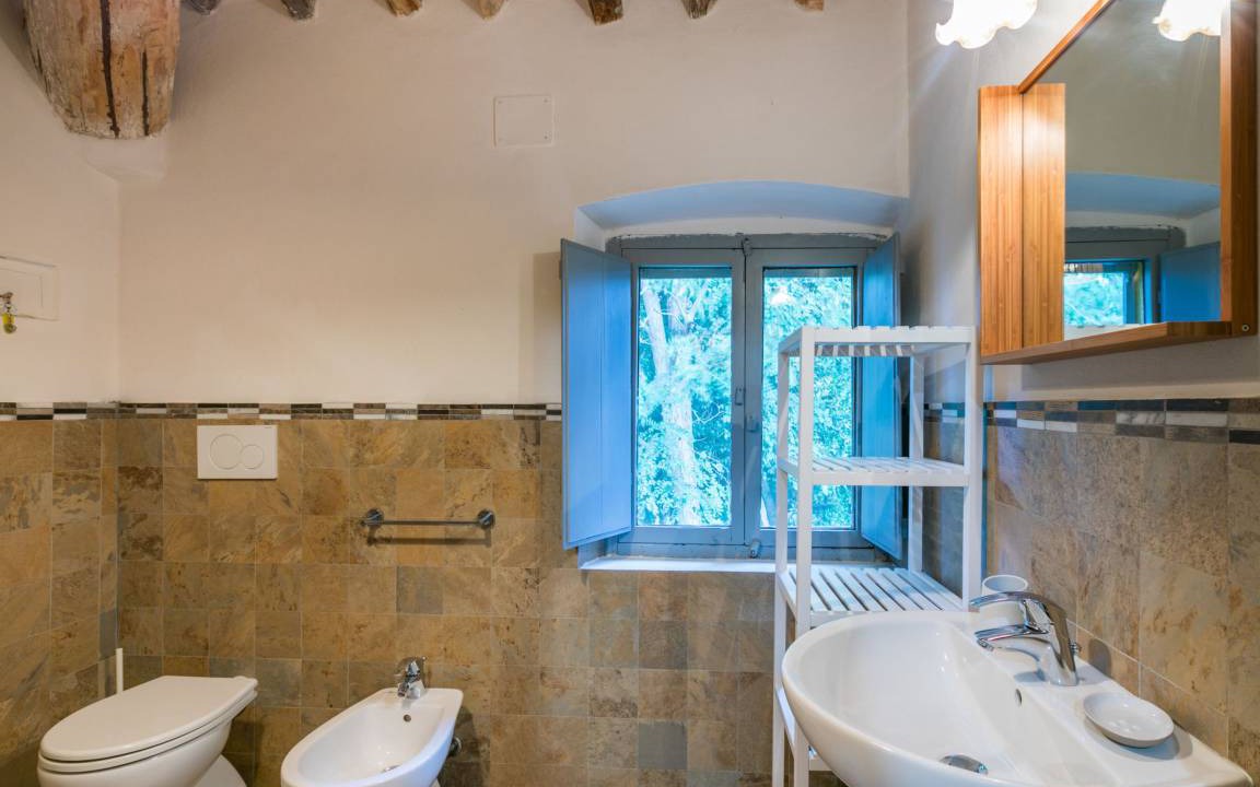 Photo of Bathroom in Lorenzana