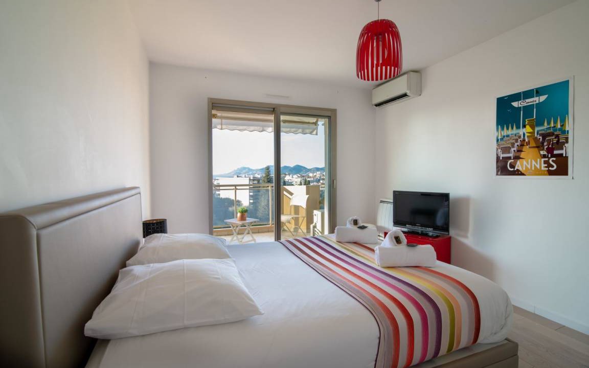 Photo of Bedroom in California - Pezou