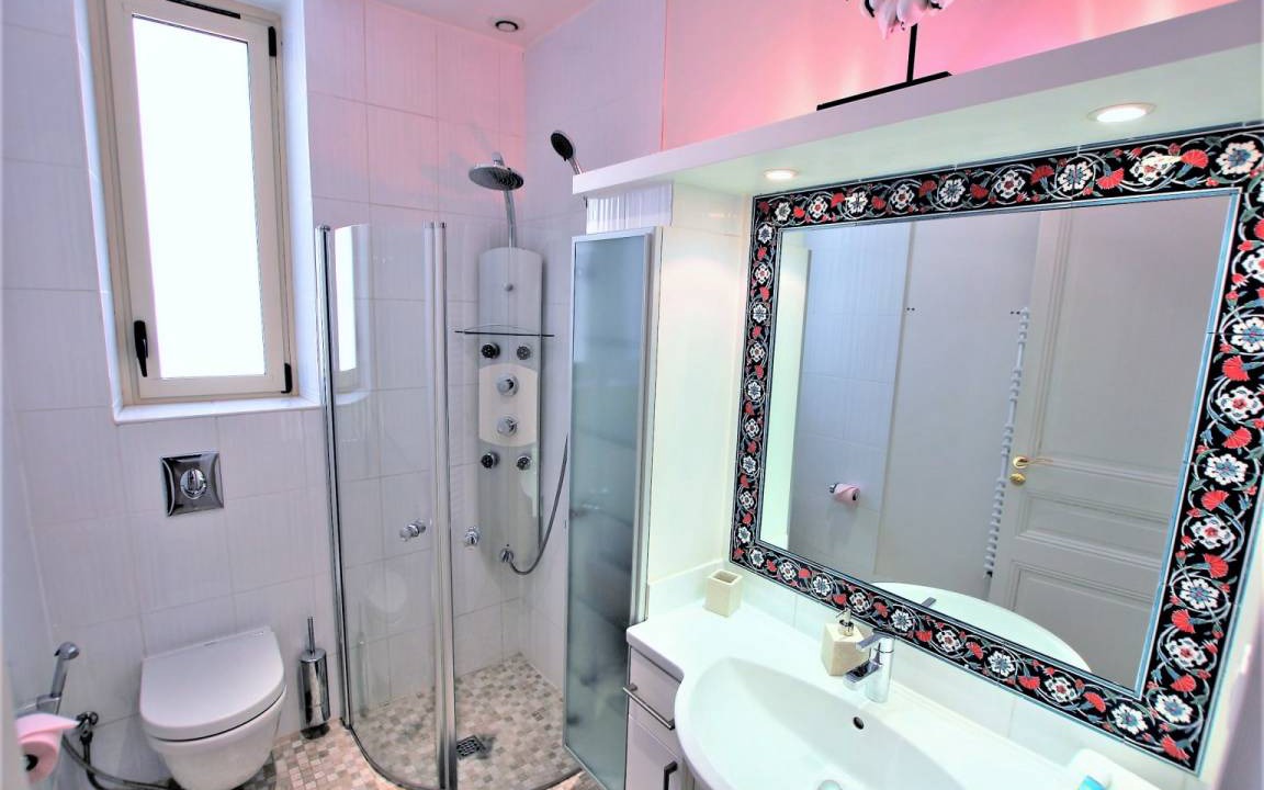 Photo of Bathroom in Riou - Petit Juas - Av de Grasse