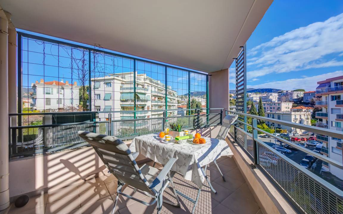 Photo of Patio Balcony in Liberation