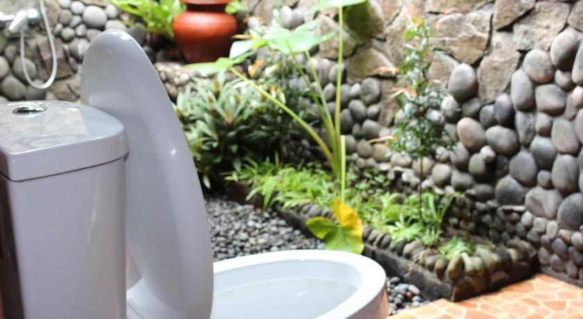 Photo of Bathroom in Wongaya Gede
