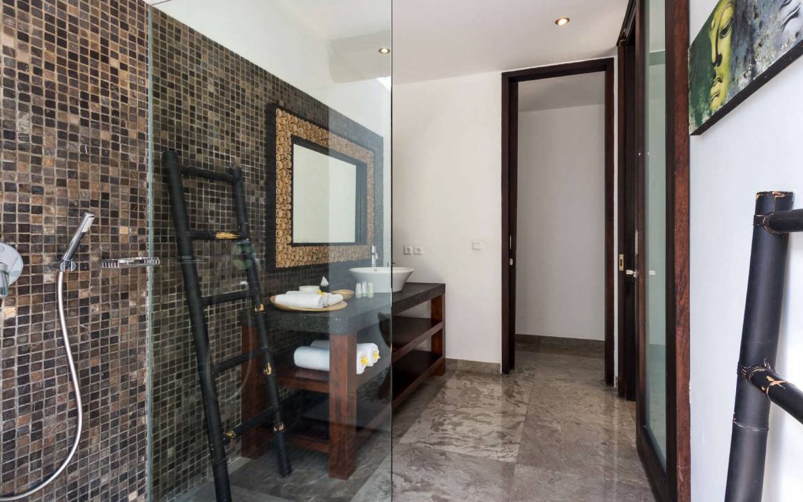 Photo of Bathroom in Petitenget
