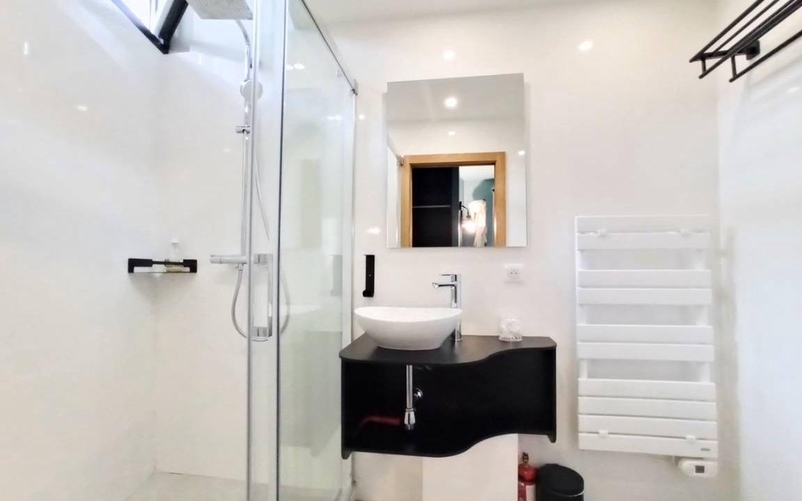 Photo of Bathroom in Cannes City Centre