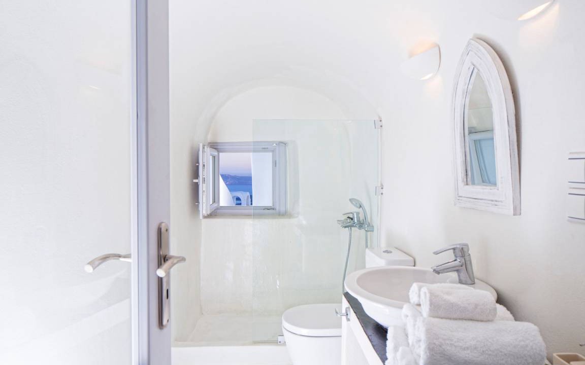 Photo of Bathroom in Karterados