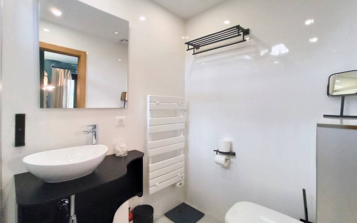 Photo of Bathroom in Cannes City Centre
